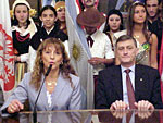 La presidenta de Colectividades y el Intendente de Rosario (foto: Patricia Flacco)