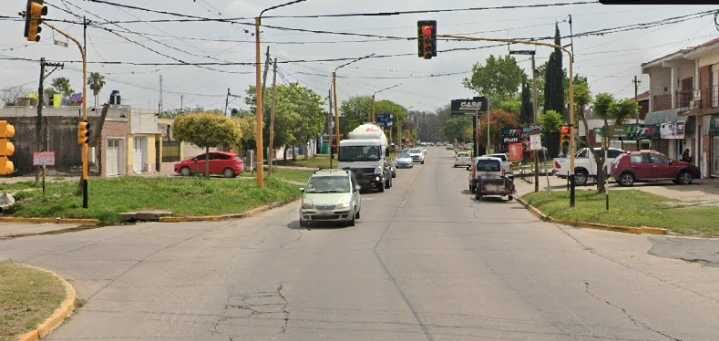 SAN LORENZO DISPARAN A LA CARA A UNA MUJER ROBAN AUTO POLICIALES