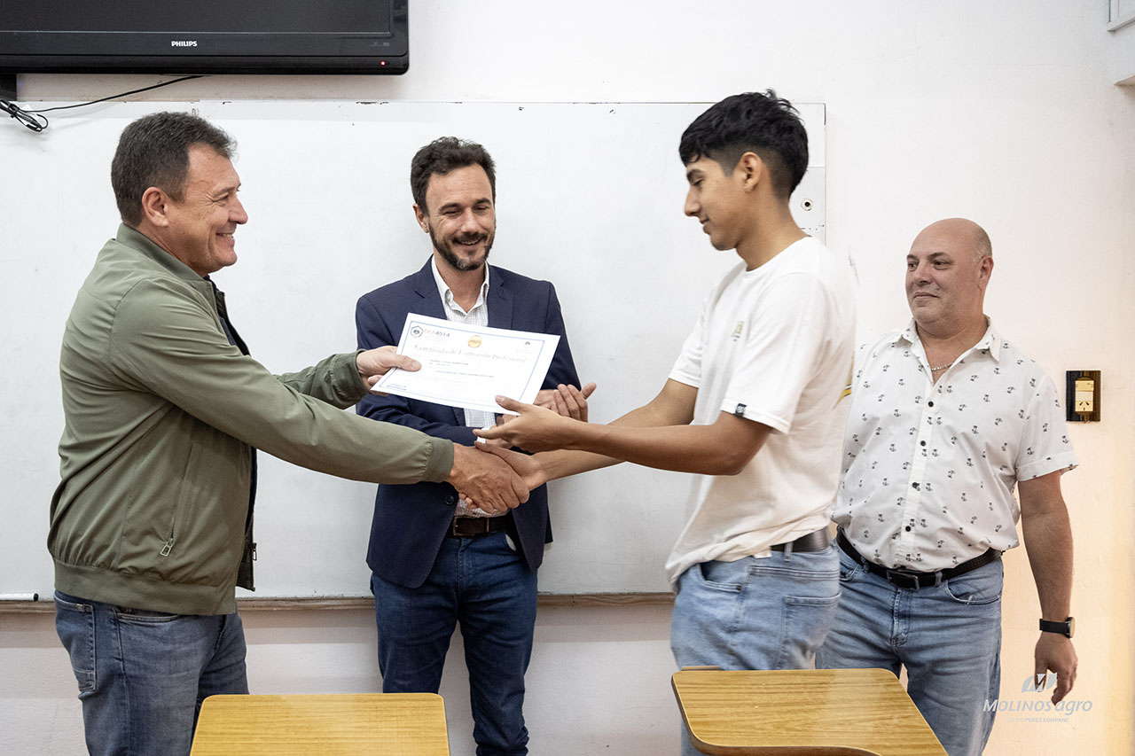 San Lorenzo Más de 30 jóvenes completaron curso de Operador de PC y liquidación de sueldos