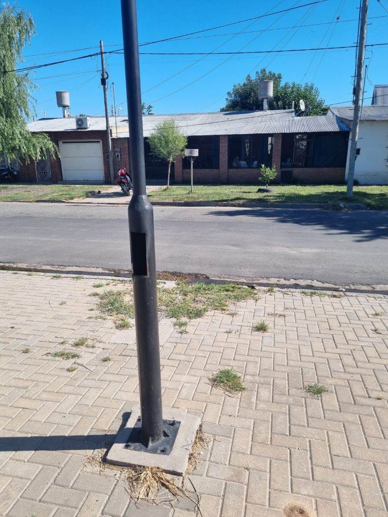 FAROL EN LLAMAS TODA LA MAÑANA