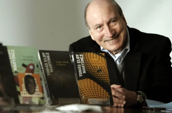 2010 FALLECE TOMAS ELOY MARTINEZ Periodista y uno de los más importantes escritores de nuestro país, autor de obras como “Santa Evita”, “La novela de Perón”, entre otras. 31 de enero
