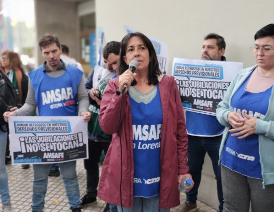 20240425 AMSAFE ABRAZO A CAJA DE JUBILACIONES EN ROSARIO
