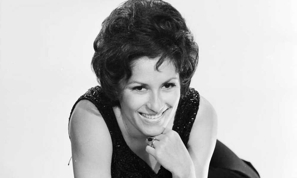 19400615 Nace RAMONA GALARZA "La Novia del Paraná" en Corrientes. Destacada Cantante de Chamamé, grabó más de 30 álbumes y actuó en 9 películas